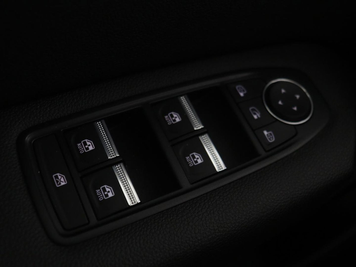 Renault Captur 1.3 TCe Edition One | 154pk | Automaat | Trekhaak | Camera | Half leder | Carplay | BOSE Sound | Full LED | Navigatie | Climate control