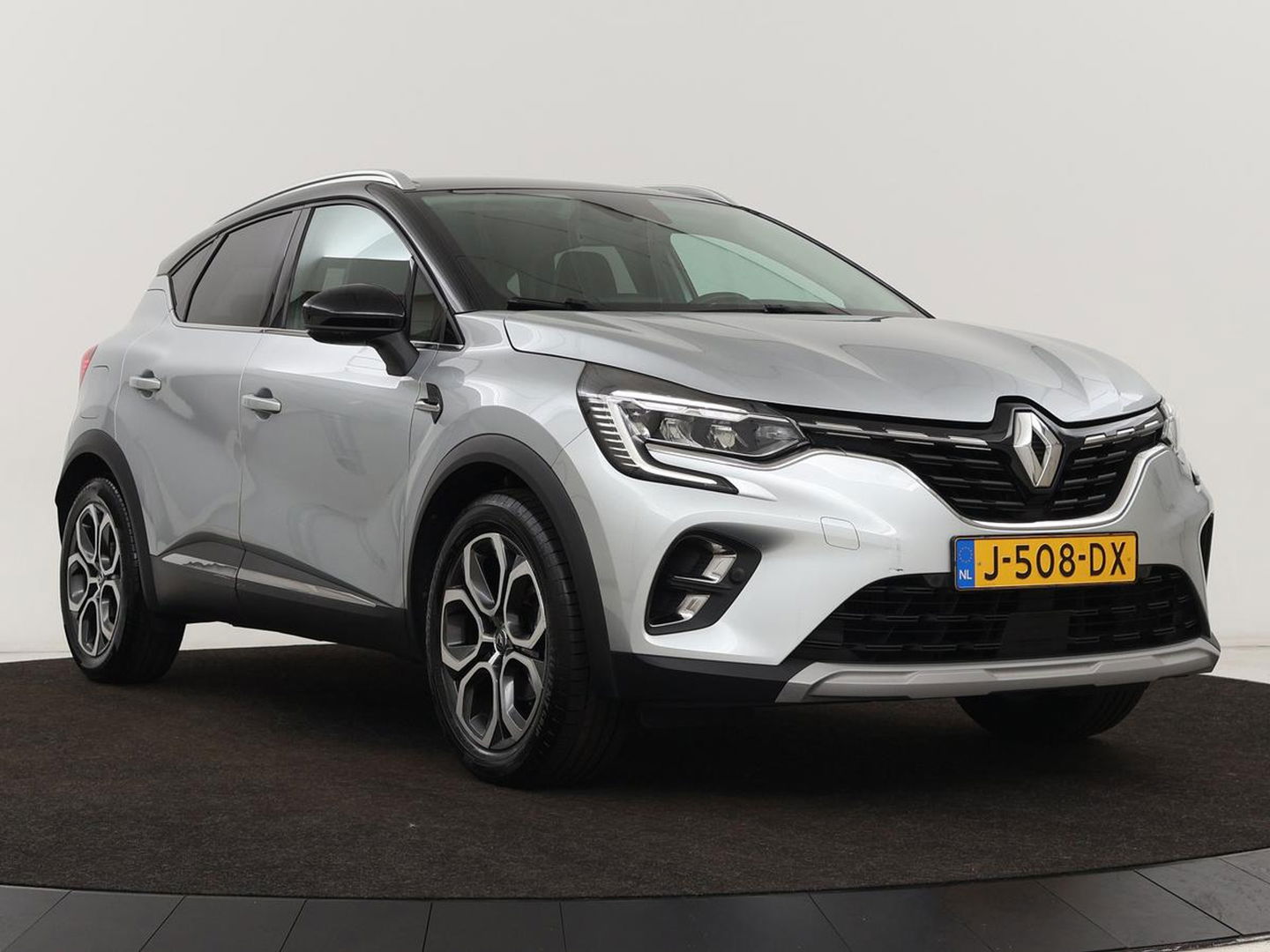 Renault Captur 1.3 TCe Edition One | 154pk | Automaat | Trekhaak | Camera | Half leder | Carplay | BOSE Sound | Full LED | Navigatie | Climate control
