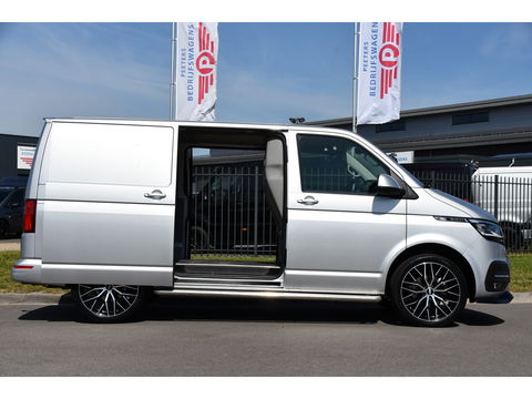 Volkswagen Transporter 2.0 TDI L1H1 32 Bulli Virtual, Adaptieve Cruise, Camera, Carplay, 150PK, LED, 2 x Schuifdeur, NAVI, Uniek!