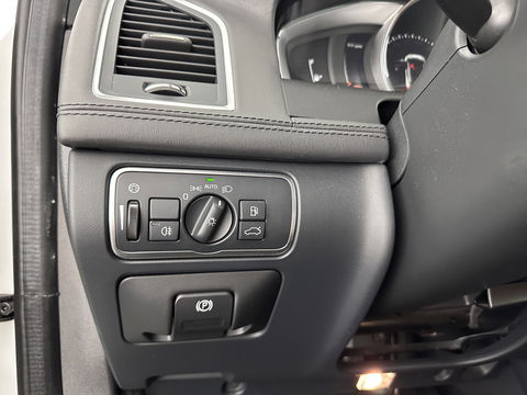 Volvo XC60 2.0 D4 FWD Nordic+ AUT. * PANO | NAVI-FULLMAP | ECC | CRUISE | CAMERA | PDC | LEER *
