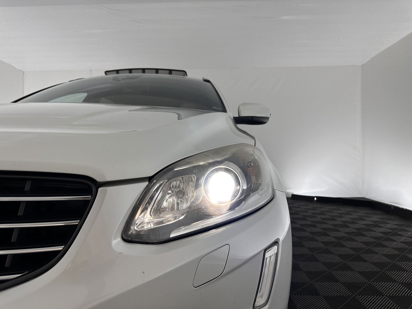 Volvo XC60 2.0 D4 FWD Nordic+ AUT. * PANO | NAVI-FULLMAP | ECC | CRUISE | CAMERA | PDC | LEER *