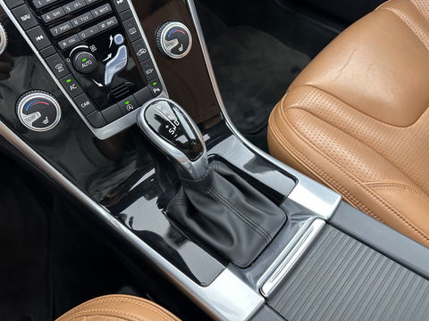 Volvo XC60 2.0 D4 FWD Nordic+ AUT. * PANO | NAVI-FULLMAP | ECC | CRUISE | CAMERA | PDC | LEER *