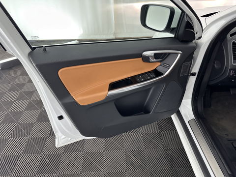 Volvo XC60 2.0 D4 FWD Nordic+ AUT. * PANO | NAVI-FULLMAP | ECC | CRUISE | CAMERA | PDC | LEER *