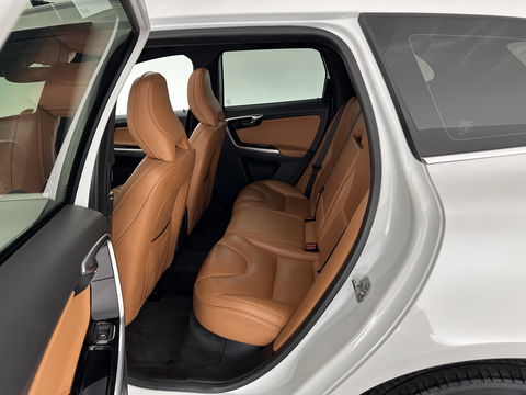 Volvo XC60 2.0 D4 FWD Nordic+ AUT. * PANO | NAVI-FULLMAP | ECC | CRUISE | CAMERA | PDC | LEER *