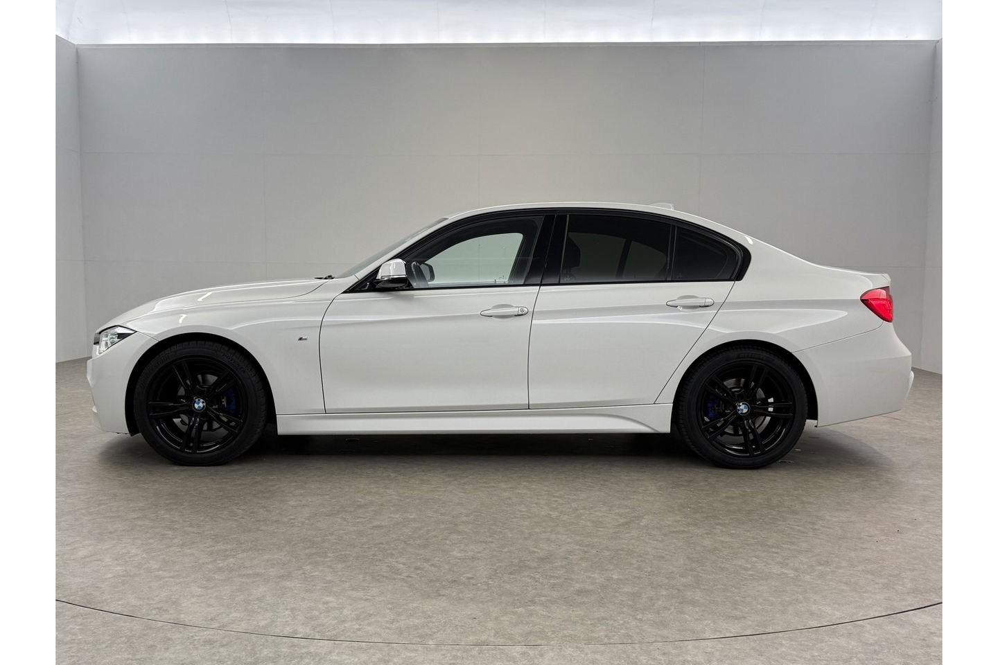 BMW 3 Serie 318i Executive M-Sport Sfeer LED Clima Cruise Navi PDC 18''LMV