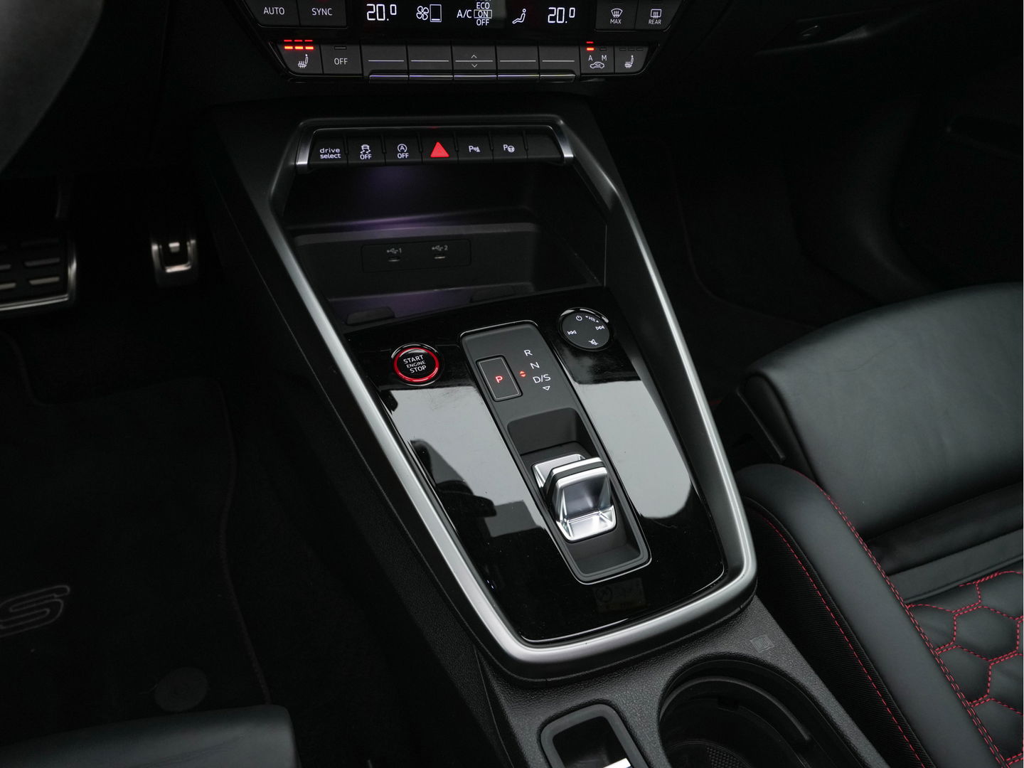 Audi RS3 Sportback 2.5 TFSI quattro Aut. *PANO | HEAD-UP | MATRIX-LED | FULL-LED | ADAPTIVE-CRUISE | BLIND-SPOT | MEMORY-PACK | KEYLESS | SPORT-SEATS | CAMERA | DIGI-COCKPIT | AMBIENT-LIGHT | 19''ALU*