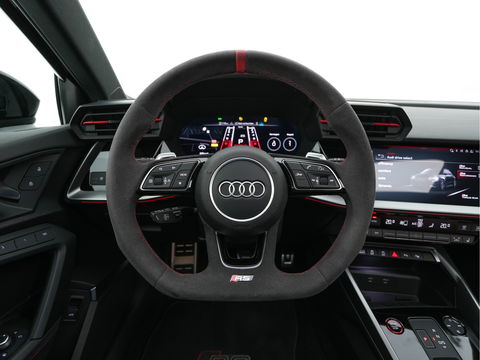 Audi RS3 Sportback 2.5 TFSI quattro Aut. *PANO | HEAD-UP | MATRIX-LED | FULL-LED | ADAPTIVE-CRUISE | BLIND-SPOT | MEMORY-PACK | KEYLESS | SPORT-SEATS | CAMERA | DIGI-COCKPIT | AMBIENT-LIGHT | 19''ALU*