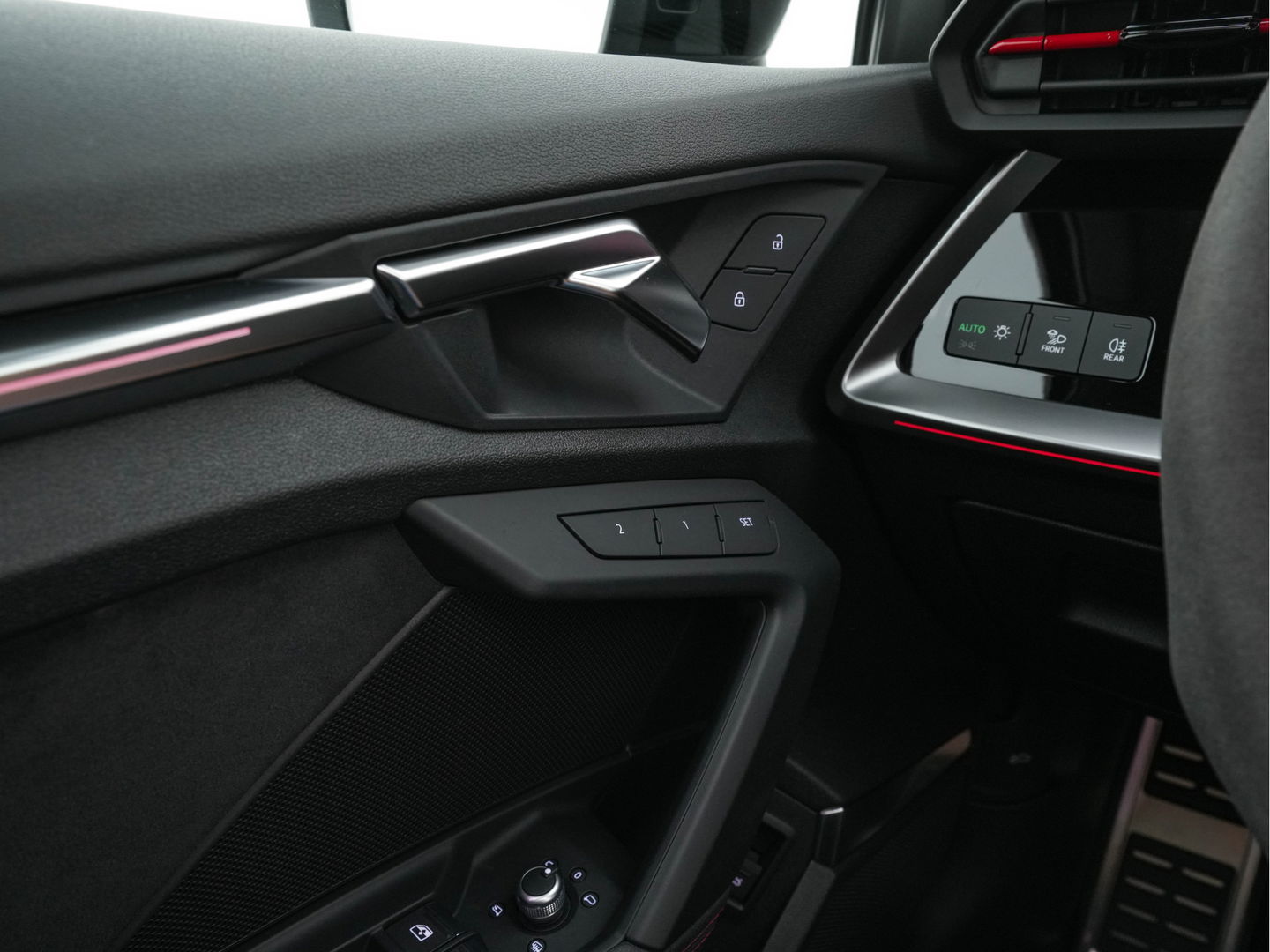 Audi RS3 Sportback 2.5 TFSI quattro Aut. *PANO | HEAD-UP | MATRIX-LED | FULL-LED | ADAPTIVE-CRUISE | BLIND-SPOT | MEMORY-PACK | KEYLESS | SPORT-SEATS | CAMERA | DIGI-COCKPIT | AMBIENT-LIGHT | 19''ALU*