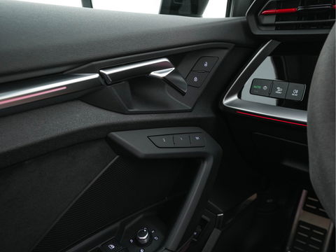 Audi RS3 Sportback 2.5 TFSI quattro Aut. *PANO | HEAD-UP | MATRIX-LED | FULL-LED | ADAPTIVE-CRUISE | BLIND-SPOT | MEMORY-PACK | KEYLESS | SPORT-SEATS | CAMERA | DIGI-COCKPIT | AMBIENT-LIGHT | 19''ALU*