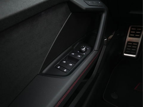 Audi RS3 Sportback 2.5 TFSI quattro Aut. *PANO | HEAD-UP | MATRIX-LED | FULL-LED | ADAPTIVE-CRUISE | BLIND-SPOT | MEMORY-PACK | KEYLESS | SPORT-SEATS | CAMERA | DIGI-COCKPIT | AMBIENT-LIGHT | 19''ALU*