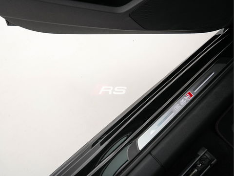 Audi RS3 Sportback 2.5 TFSI quattro Aut. *PANO | HEAD-UP | MATRIX-LED | FULL-LED | ADAPTIVE-CRUISE | BLIND-SPOT | MEMORY-PACK | KEYLESS | SPORT-SEATS | CAMERA | DIGI-COCKPIT | AMBIENT-LIGHT | 19''ALU*