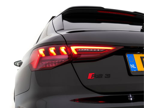 Audi RS3 Sportback 2.5 TFSI quattro Aut. *PANO | HEAD-UP | MATRIX-LED | FULL-LED | ADAPTIVE-CRUISE | BLIND-SPOT | MEMORY-PACK | KEYLESS | SPORT-SEATS | CAMERA | DIGI-COCKPIT | AMBIENT-LIGHT | 19''ALU*