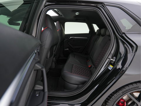 Audi RS3 Sportback 2.5 TFSI quattro Aut. *PANO | HEAD-UP | MATRIX-LED | FULL-LED | ADAPTIVE-CRUISE | BLIND-SPOT | MEMORY-PACK | KEYLESS | SPORT-SEATS | CAMERA | DIGI-COCKPIT | AMBIENT-LIGHT | 19''ALU*