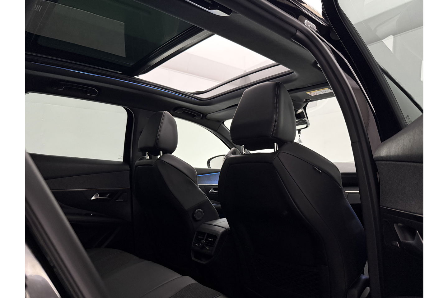 Peugeot 3008 1.2 PureTech GT Line Pano LED Sfeer 360Camera Virtual Clima Cruise PDC 19"LMV