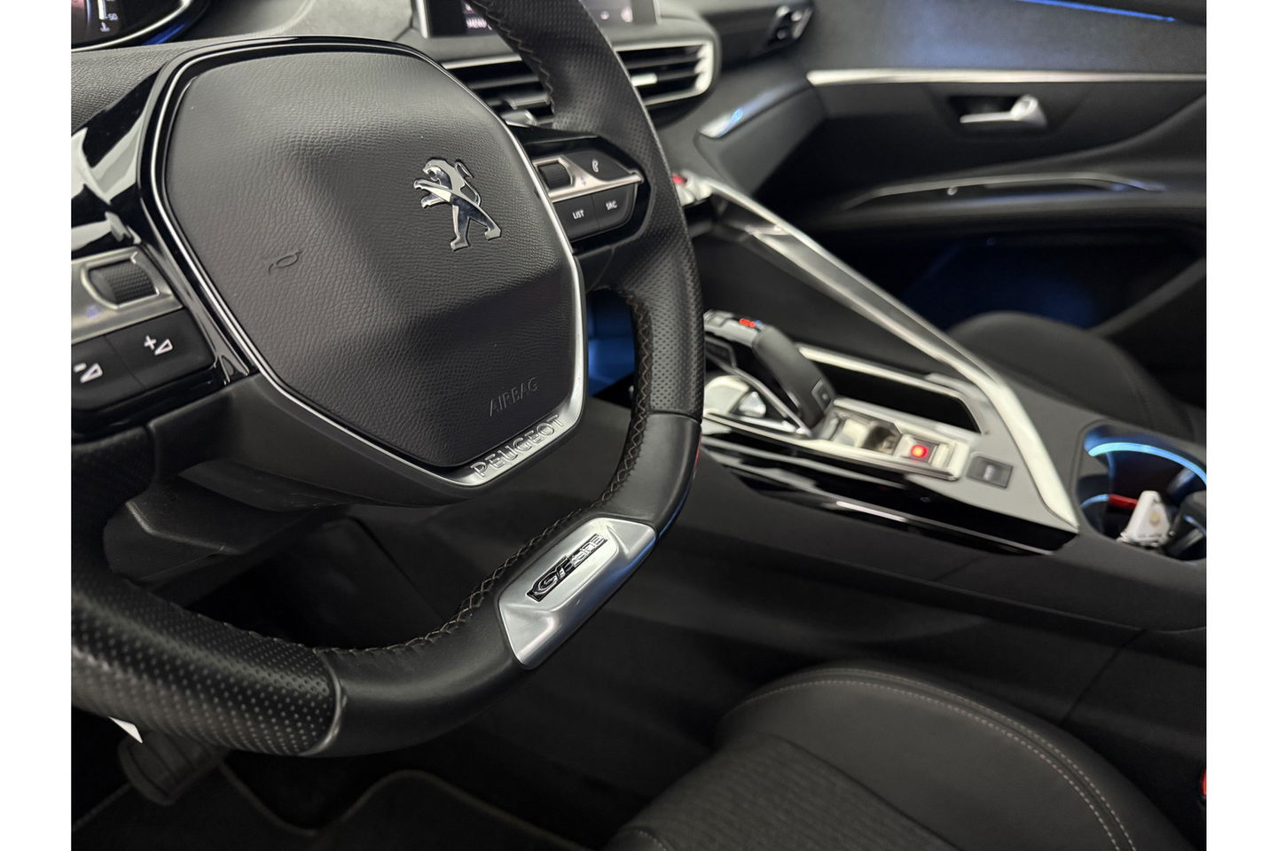 Peugeot 3008 1.2 PureTech GT Line Pano LED Sfeer 360Camera Virtual Clima Cruise PDC 19"LMV
