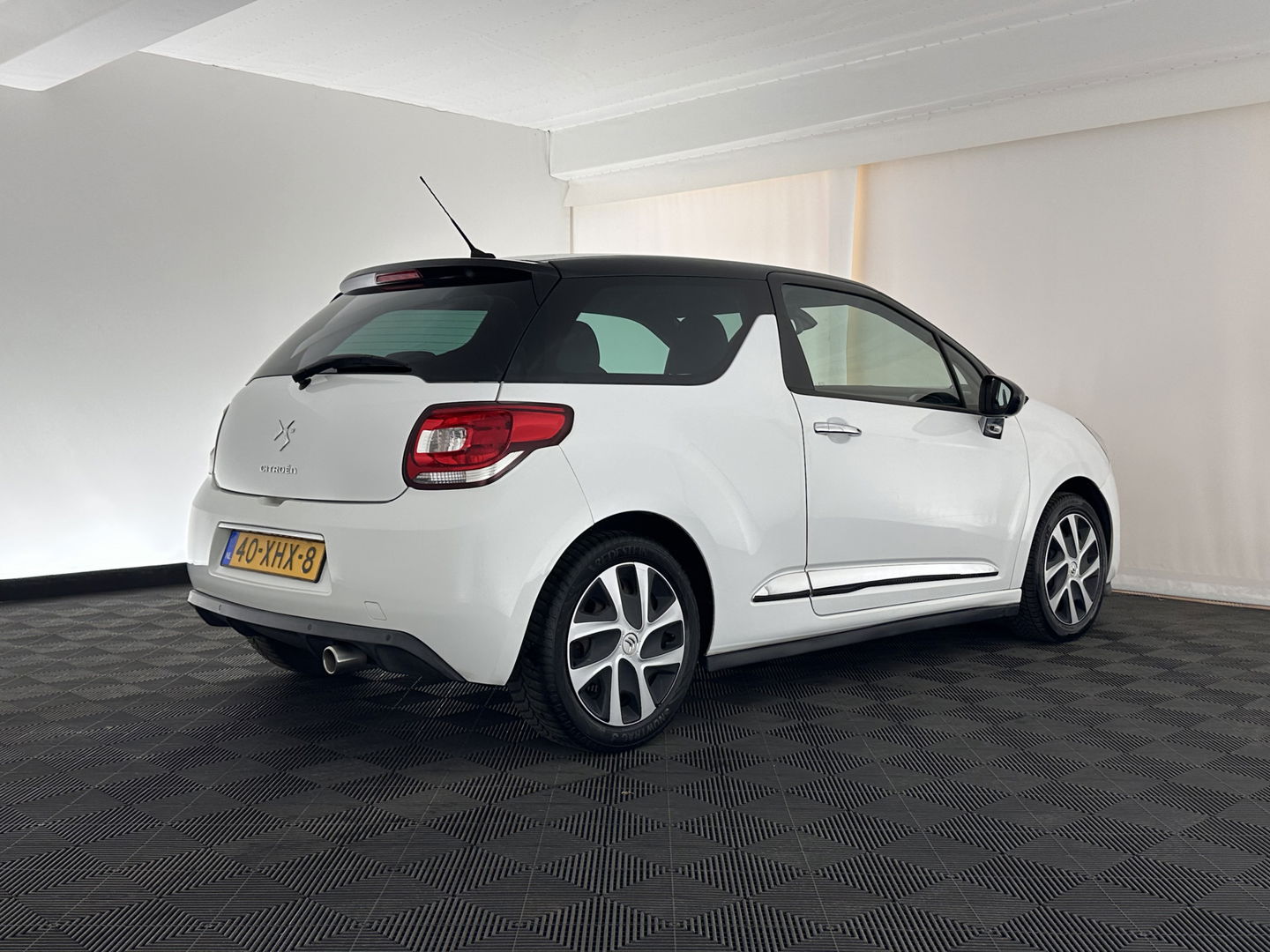 Citroën DS3 1.6 e-HDi So Chic * NAVI-FULLMAP | ECC | PDC | CRUISE | RADIO-CD *