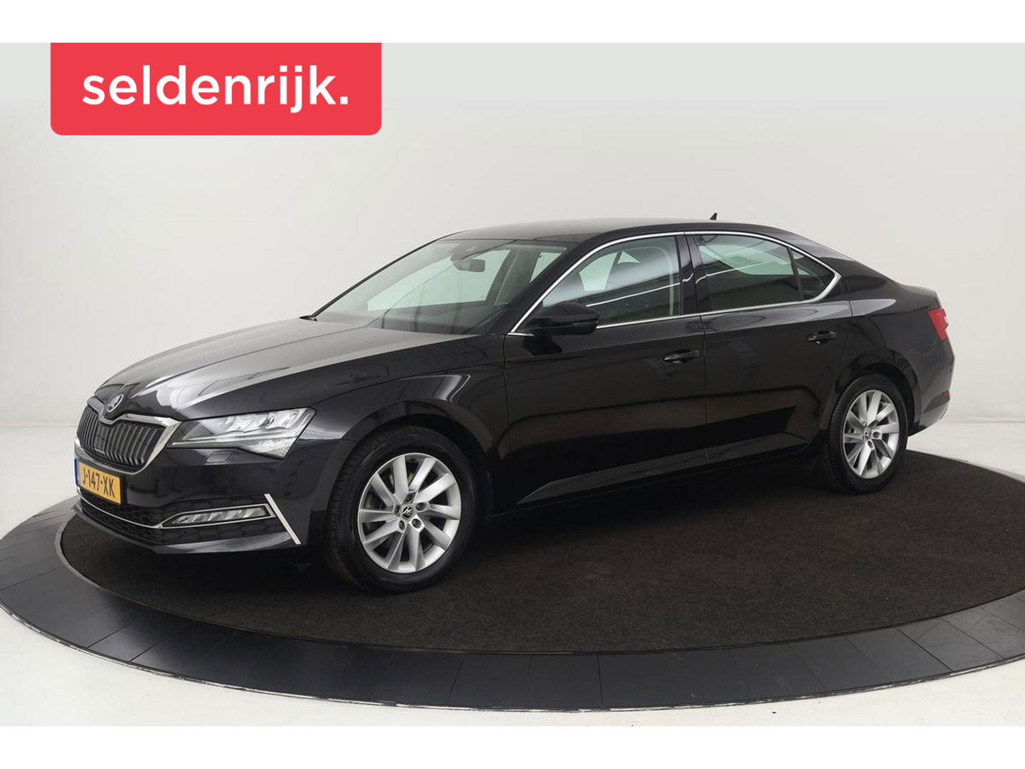 Škoda Superb 1.4 TSI iV Business Edition Plus | Stoelverwarming | Carplay | Camera | Memory | Full LED | Navigatie | Keyless | PHEV