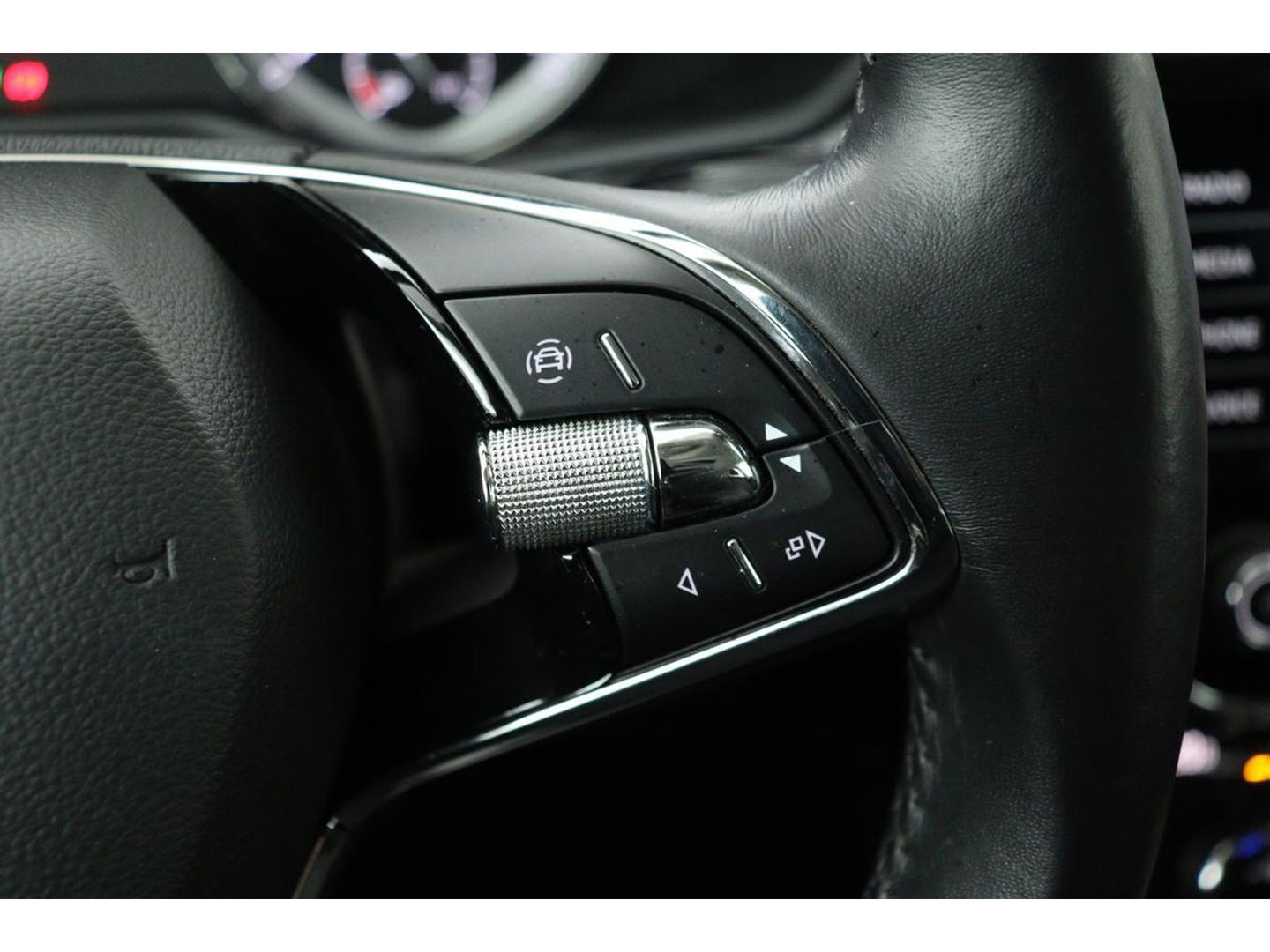 Škoda Superb 1.4 TSI iV Business Edition Plus | Stoelverwarming | Carplay | Camera | Memory | Full LED | Navigatie | Keyless | PHEV