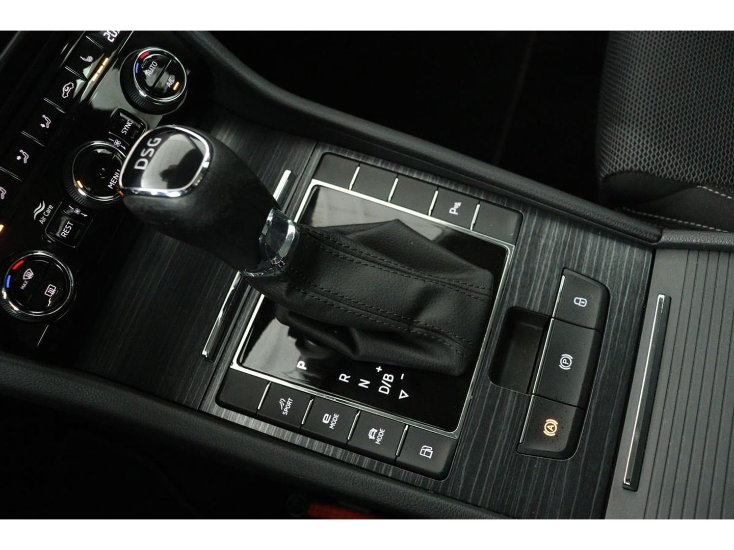 Škoda Superb 1.4 TSI iV Business Edition Plus | Stoelverwarming | Carplay | Camera | Memory | Full LED | Navigatie | Keyless | PHEV