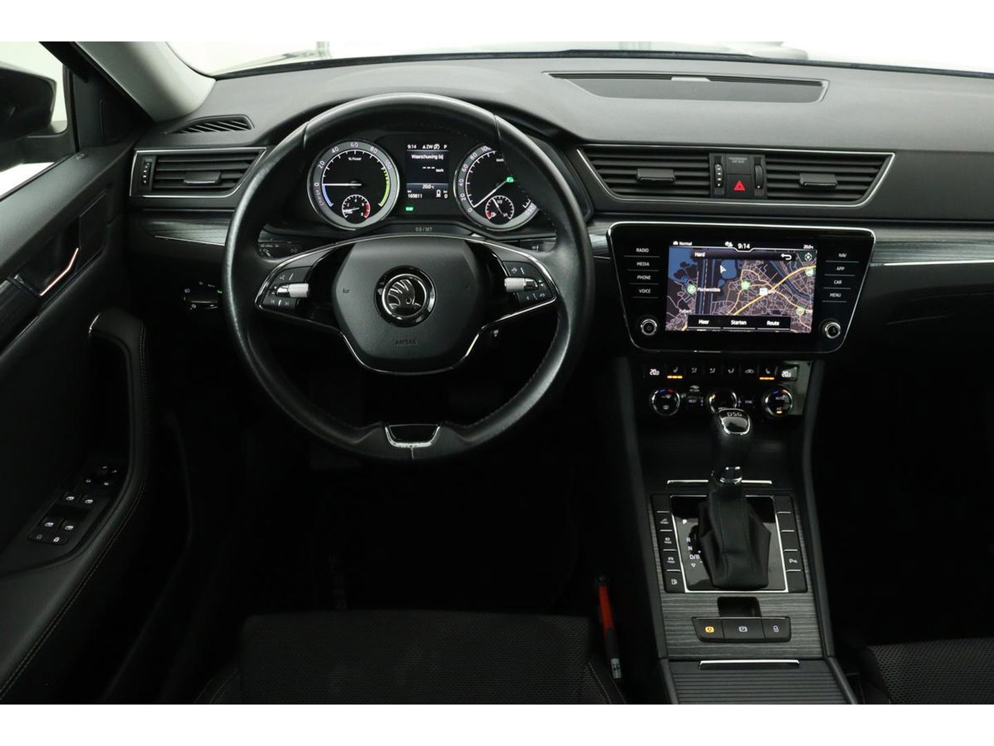 Škoda Superb 1.4 TSI iV Business Edition Plus | Stoelverwarming | Carplay | Camera | Memory | Full LED | Navigatie | Keyless | PHEV