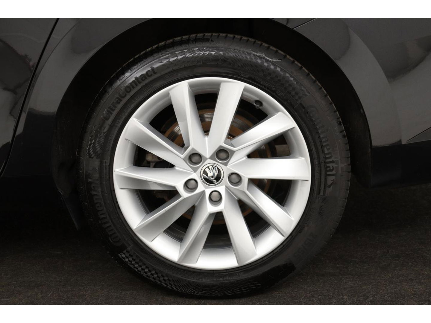 Škoda Superb 1.4 TSI iV Business Edition Plus | Stoelverwarming | Carplay | Camera | Memory | Full LED | Navigatie | Keyless | PHEV