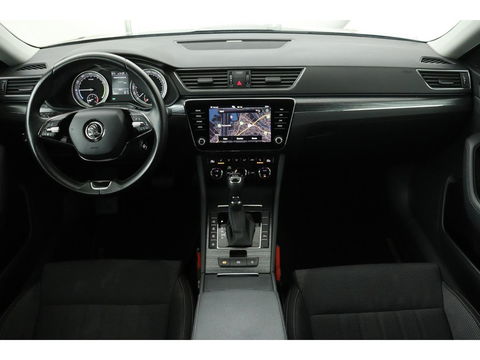 Škoda Superb 1.4 TSI iV Business Edition Plus | Stoelverwarming | Carplay | Camera | Memory | Full LED | Navigatie | Keyless | PHEV