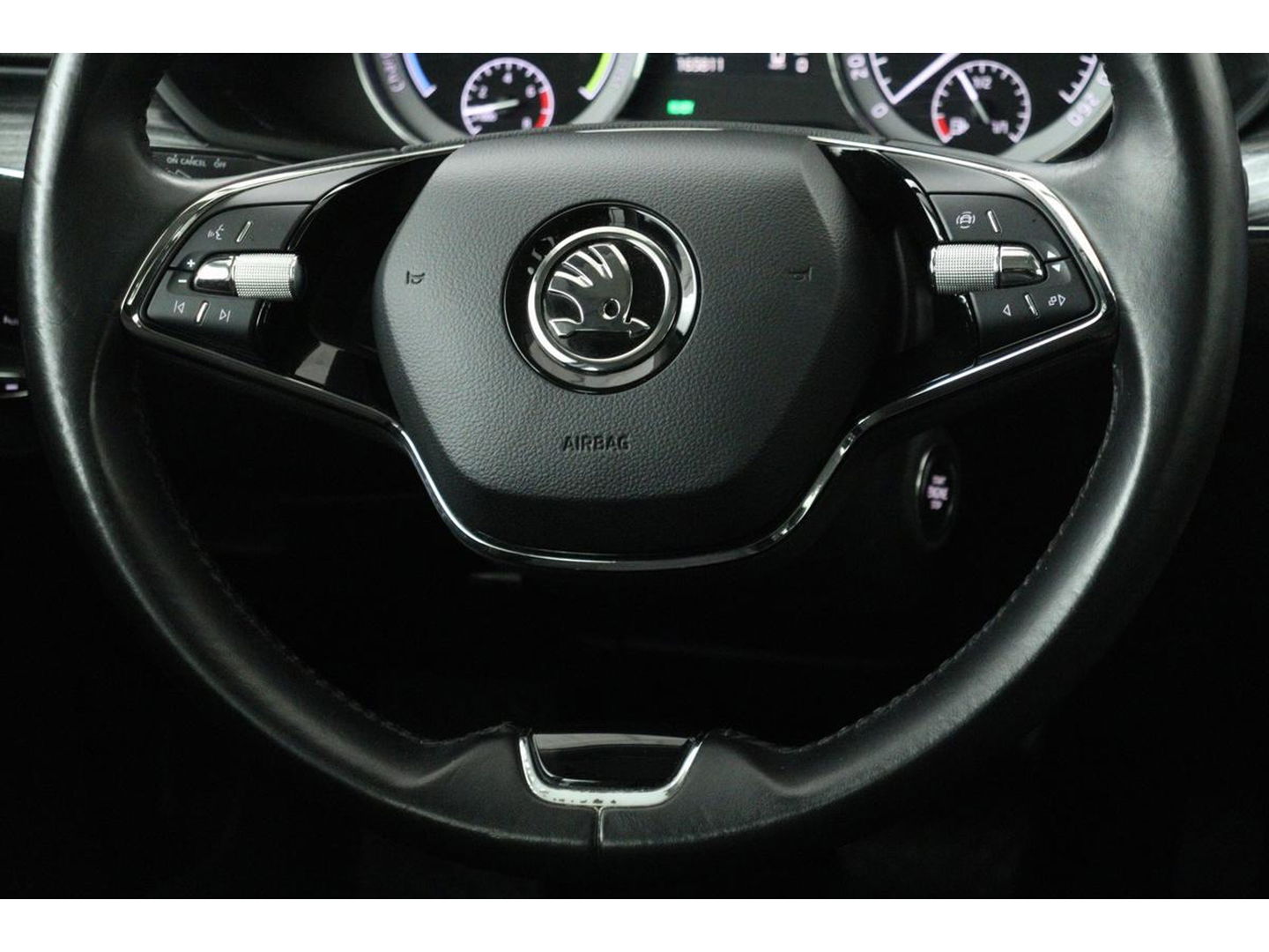Škoda Superb 1.4 TSI iV Business Edition Plus | Stoelverwarming | Carplay | Camera | Memory | Full LED | Navigatie | Keyless | PHEV