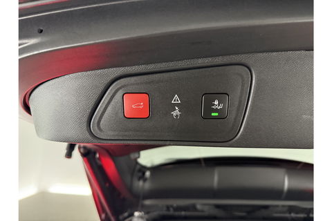 Peugeot 3008 1.2 PureTech Pano Sfeer 360Camera LED Carplay Virtual Clima Cruise PDC Navi 18"LMV