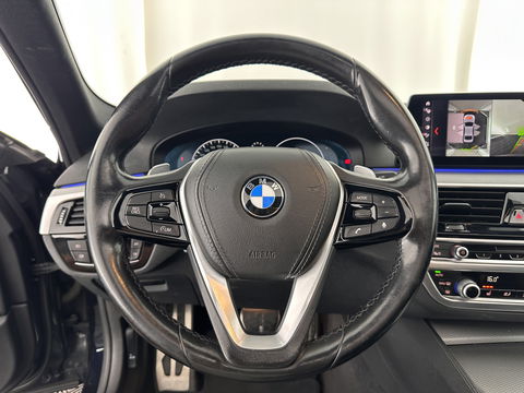 BMW 5 Serie 520d xDrive High Executive Aut. *PANO | FULL-LEATHER | FULL-LED | HEAD-UP | DIGI-COCKPIT | NAVI-FULLMAP | TOP-VIEW | MEMORY-PACK | ECC | PDC | CRUISE | 20''ALU | TOWBAR*