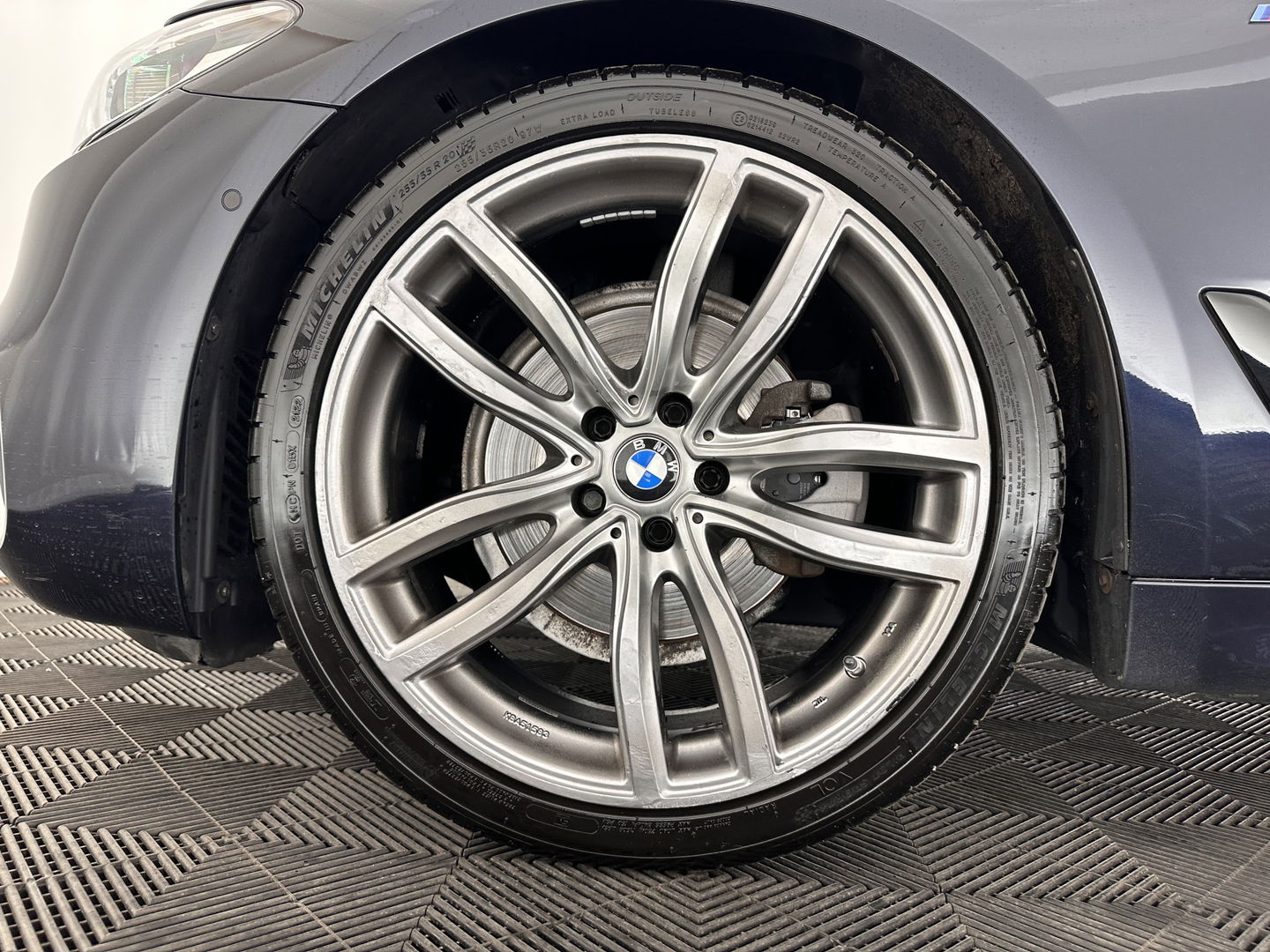 BMW 5 Serie 520d xDrive High Executive Aut. *PANO | FULL-LEATHER | FULL-LED | HEAD-UP | DIGI-COCKPIT | NAVI-FULLMAP | TOP-VIEW | MEMORY-PACK | ECC | PDC | CRUISE | 20''ALU | TOWBAR*