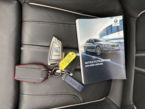 BMW 5 Serie 520d xDrive High Executive Aut. *PANO | FULL-LEATHER | FULL-LED | HEAD-UP | DIGI-COCKPIT | NAVI-FULLMAP | TOP-VIEW | MEMORY-PACK | ECC | PDC | CRUISE | 20''ALU | TOWBAR*
