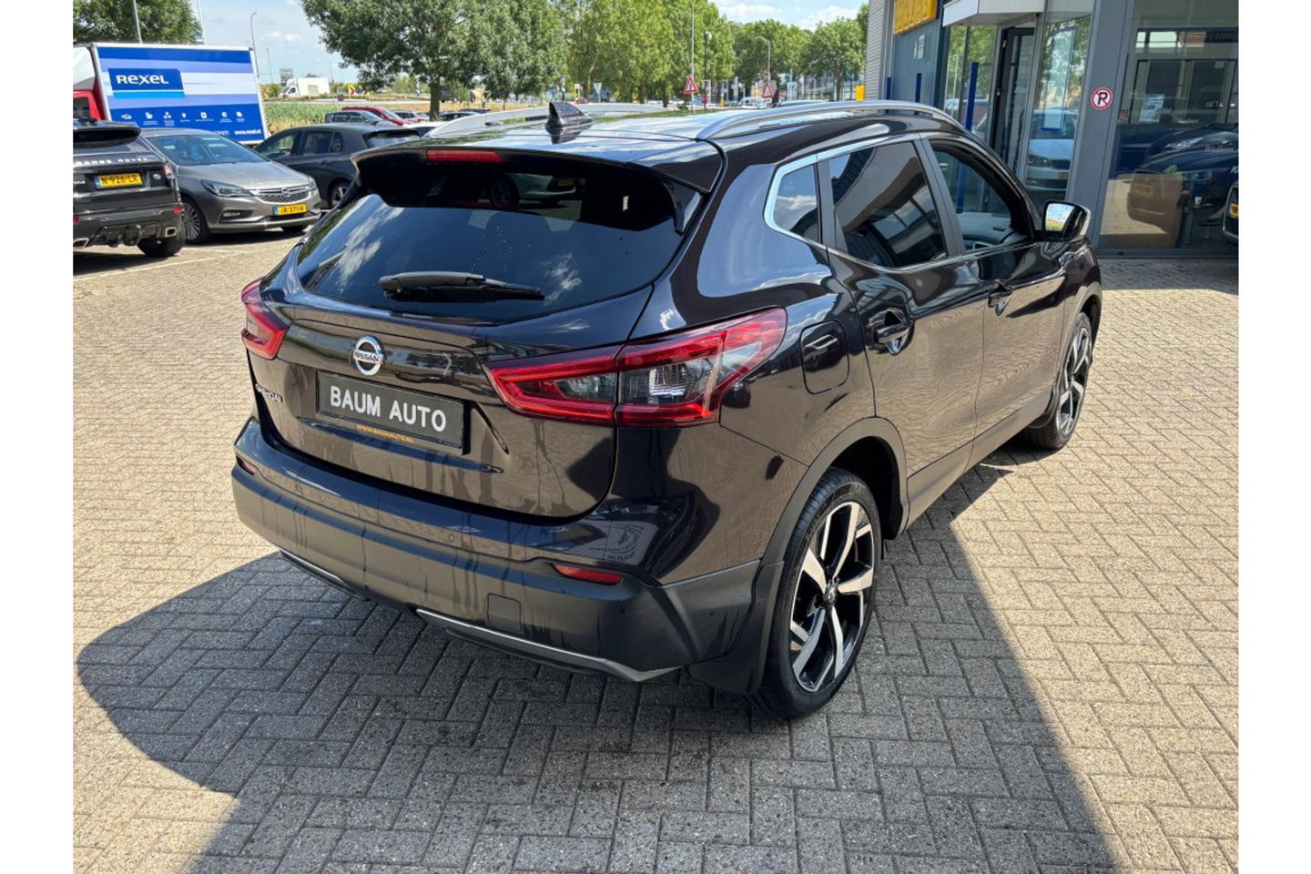 Nissan QASHQAI 1.2 TEKNA + AUTOMAAT LEDER NAVI LMV PDC-360GR PANORAMADAK