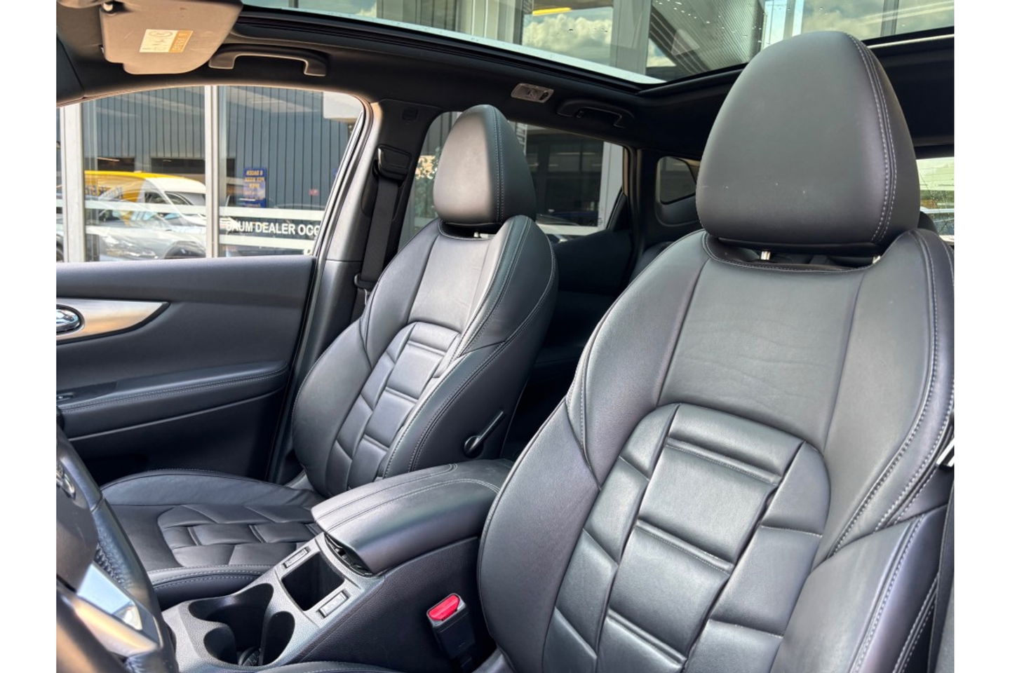 Nissan QASHQAI 1.2 TEKNA + AUTOMAAT LEDER NAVI LMV PDC-360GR PANORAMADAK