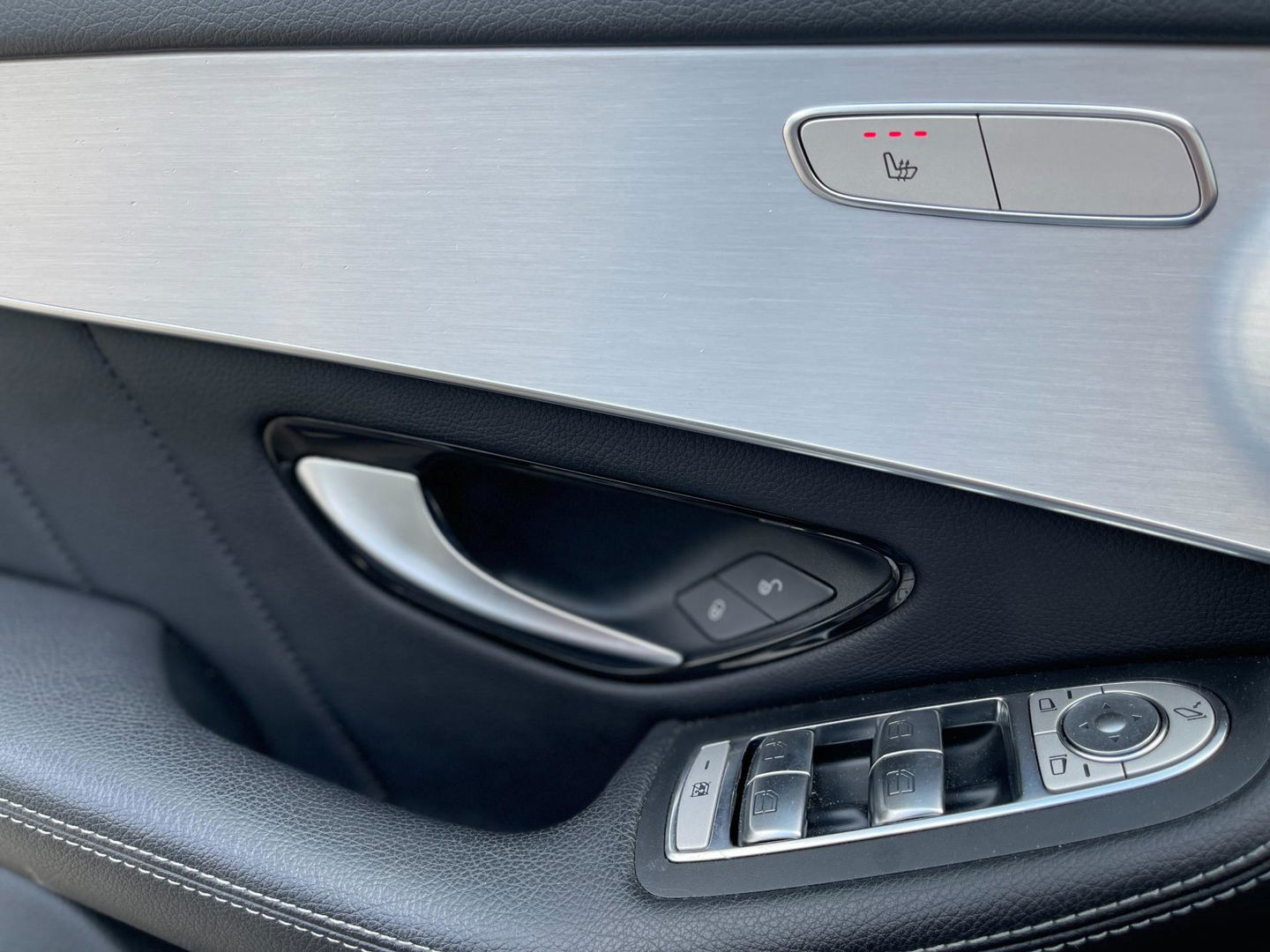 Mercedes-Benz GLC 250 4MATIC AMG PANORAMADAK NAVI LED-XENON AF-TREKHAAK