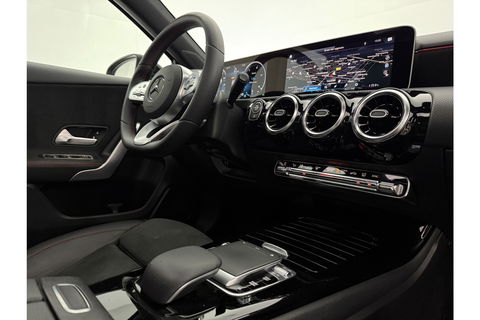 Mercedes-Benz A-Klasse 200 AMG 164PK Pano LED Virtual Camera Clima Cruise Navi PDC 18''LMV