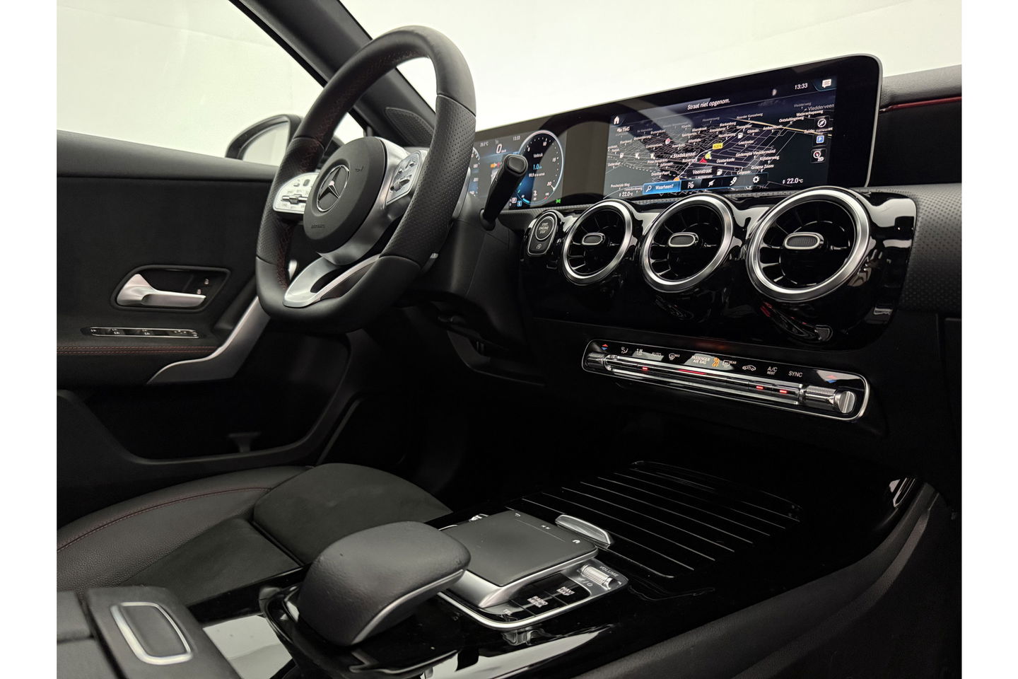 Mercedes-Benz A-Klasse 200 AMG 164PK Pano LED Virtual Camera Clima Cruise Navi PDC 18''LMV