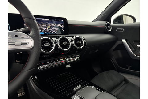 Mercedes-Benz A-Klasse 200 AMG 164PK Pano LED Virtual Camera Clima Cruise Navi PDC 18''LMV