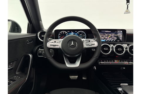 Mercedes-Benz A-Klasse 200 AMG 164PK Pano LED Virtual Camera Clima Cruise Navi PDC 18''LMV