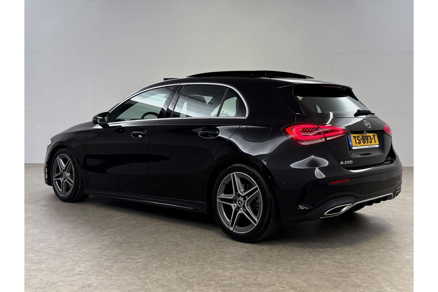 Mercedes-Benz A-Klasse 200 AMG 164PK Pano LED Virtual Camera Clima Cruise Navi PDC 18''LMV