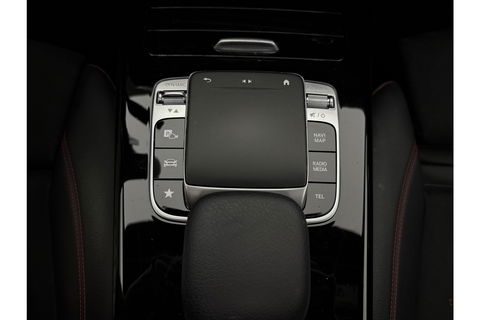 Mercedes-Benz A-Klasse 200 AMG 164PK Pano LED Virtual Camera Clima Cruise Navi PDC 18''LMV