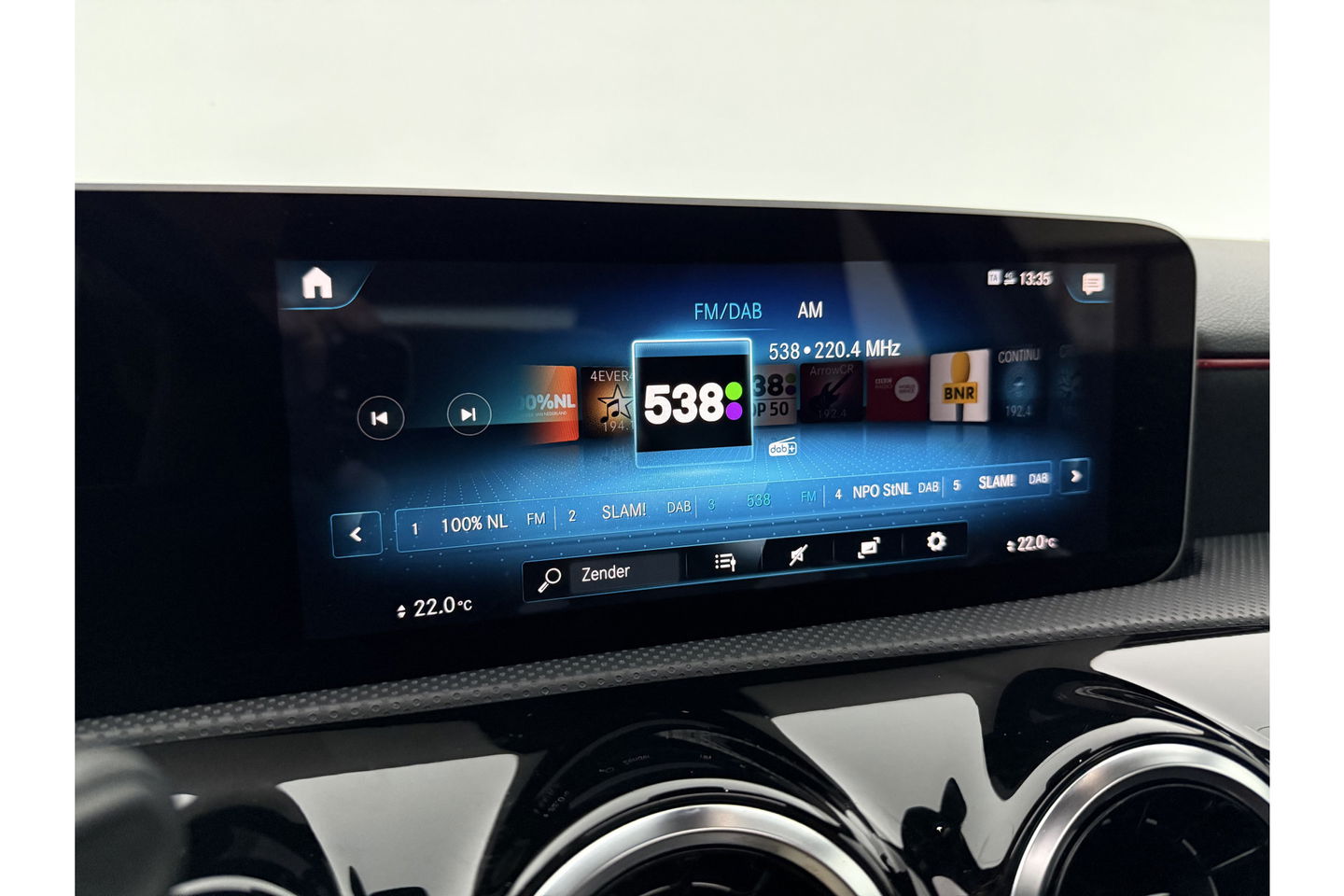 Mercedes-Benz A-Klasse 200 AMG 164PK Pano LED Virtual Camera Clima Cruise Navi PDC 18''LMV