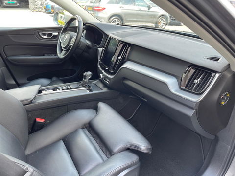 Volvo XC60 2.0 D4 190PK MOMENTUM-PRO 360'"CAMERA LEER NAVI LED XENON