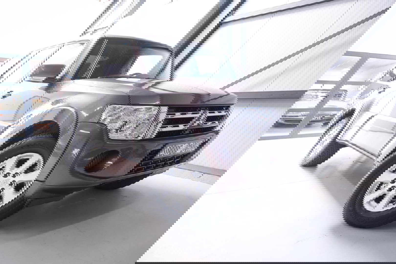 Mitsubishi Pajero 3.2 DI-D Instyle | Grijskenteken | top onderhouden | trekhaak | harde auto | Marge | incl interieur |