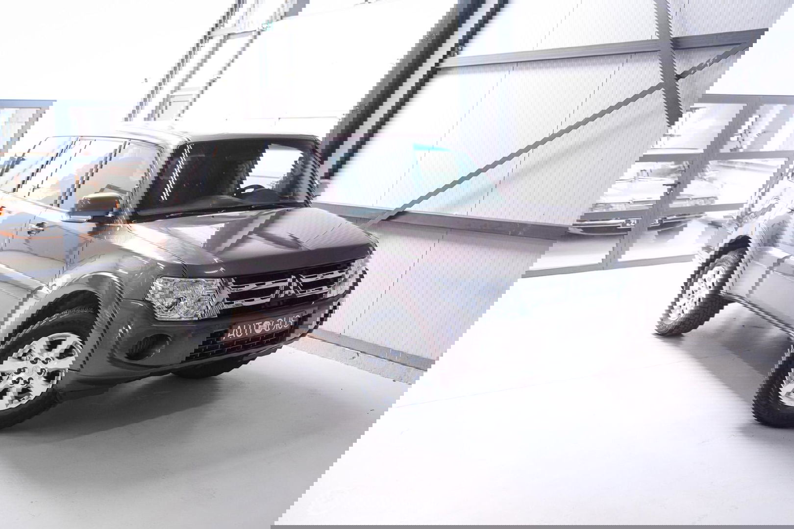 Mitsubishi Pajero 3.2 DI-D Instyle | Grijskenteken | top onderhouden | trekhaak | harde auto | Marge | incl interieur |