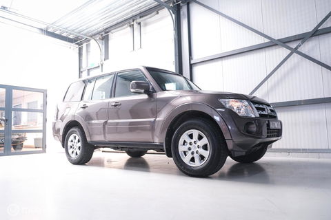 Mitsubishi Pajero 3.2 DI-D Instyle | Grijskenteken | top onderhouden | trekhaak | harde auto | Marge | incl interieur |
