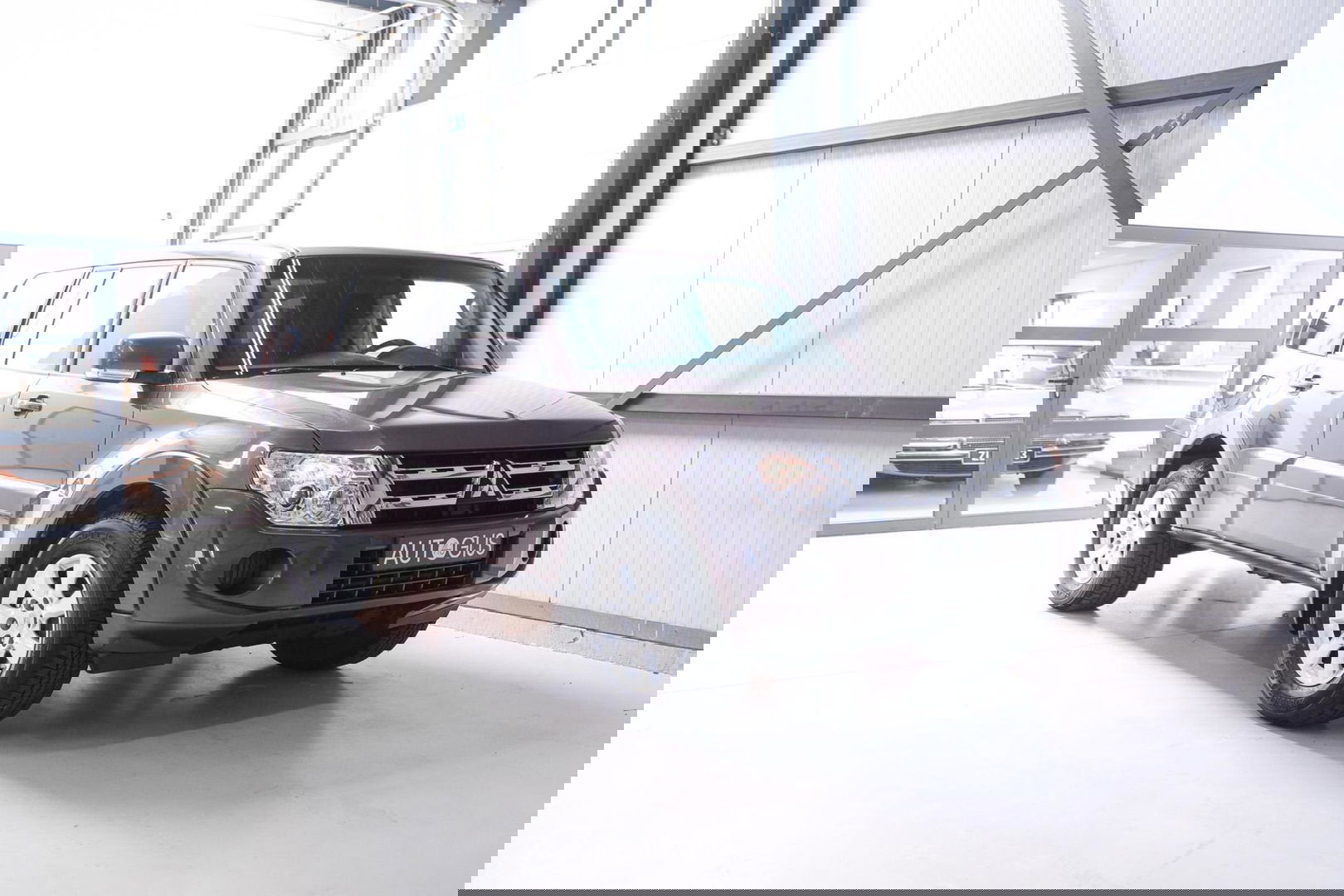 Mitsubishi Pajero 3.2 DI-D Instyle | Grijskenteken | top onderhouden | trekhaak | harde auto | Marge | incl interieur |