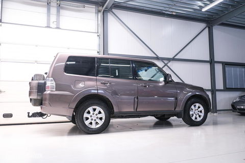 Mitsubishi Pajero 3.2 DI-D Instyle | Grijskenteken | top onderhouden | trekhaak | harde auto | Marge | incl interieur |