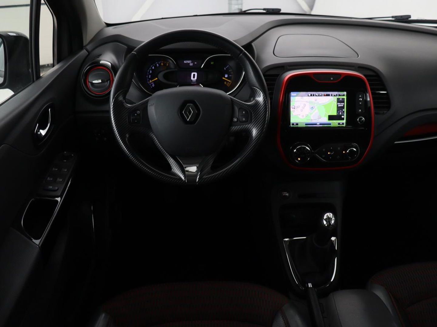 Renault Captur 0.9 TCe Helly Hansen | 1e eigenaar | Stoelverwarming | Trekhaak | Camera | Navigatie | Keyless | Climate control | Cruise control | LED