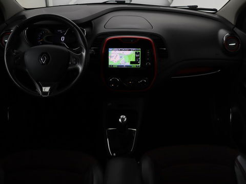 Renault Captur 0.9 TCe Helly Hansen | 1e eigenaar | Stoelverwarming | Trekhaak | Camera | Navigatie | Keyless | Climate control | Cruise control | LED