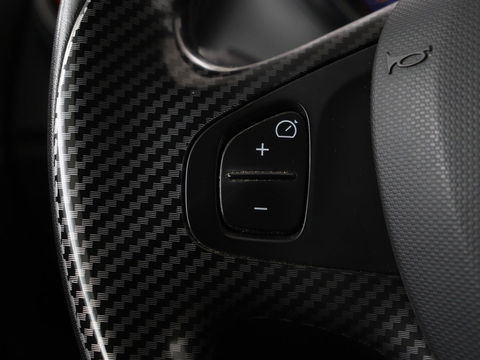 Renault Captur 0.9 TCe Helly Hansen | 1e eigenaar | Stoelverwarming | Trekhaak | Camera | Navigatie | Keyless | Climate control | Cruise control | LED